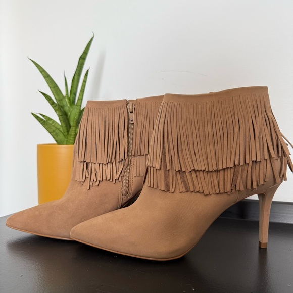 Brian Atwood tan suede fringe Nova high heel ankle boots - size 8.5 NWT - Picture 4 of 5